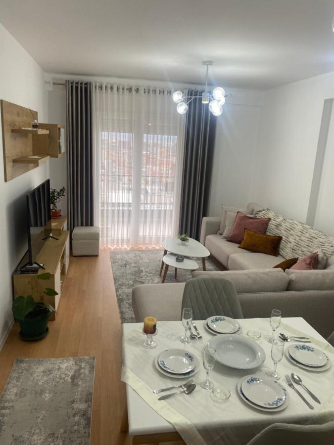 Neri's * Tirana